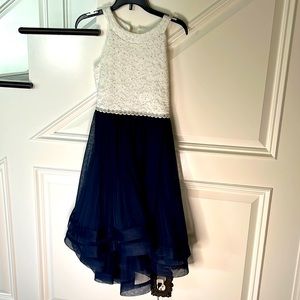 Girls new condition elegant navy and white semi formal.